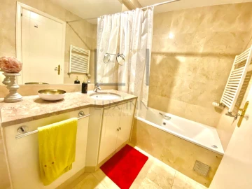 Apartamento T1 para Arrendamento em Campolide