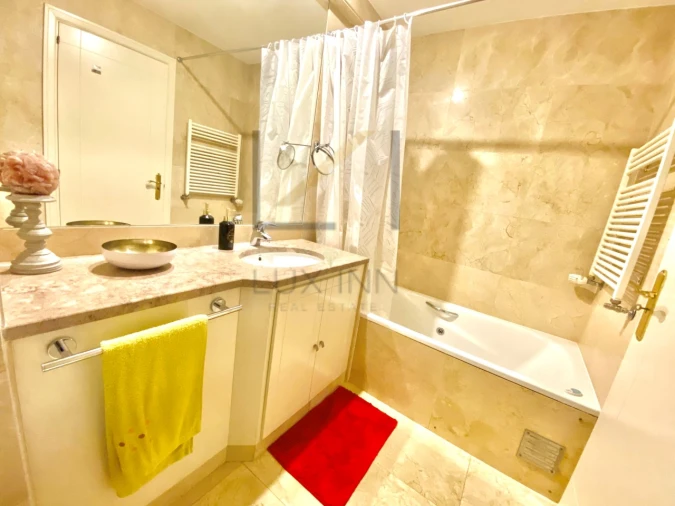 Apartamento T1 para Arrendamento em Campolide Foto 10
