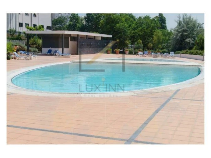 Apartamento T1 para Arrendamento em Campolide Foto 21