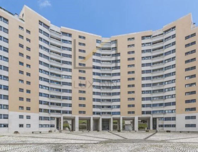 Apartamento T1 para Arrendamento em Campolide Foto 22