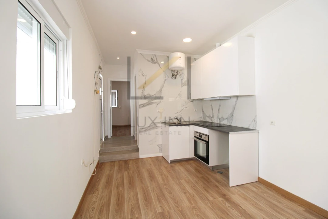 Apartamento T1 para Venda em Sacavém e Prior Velho Foto 4