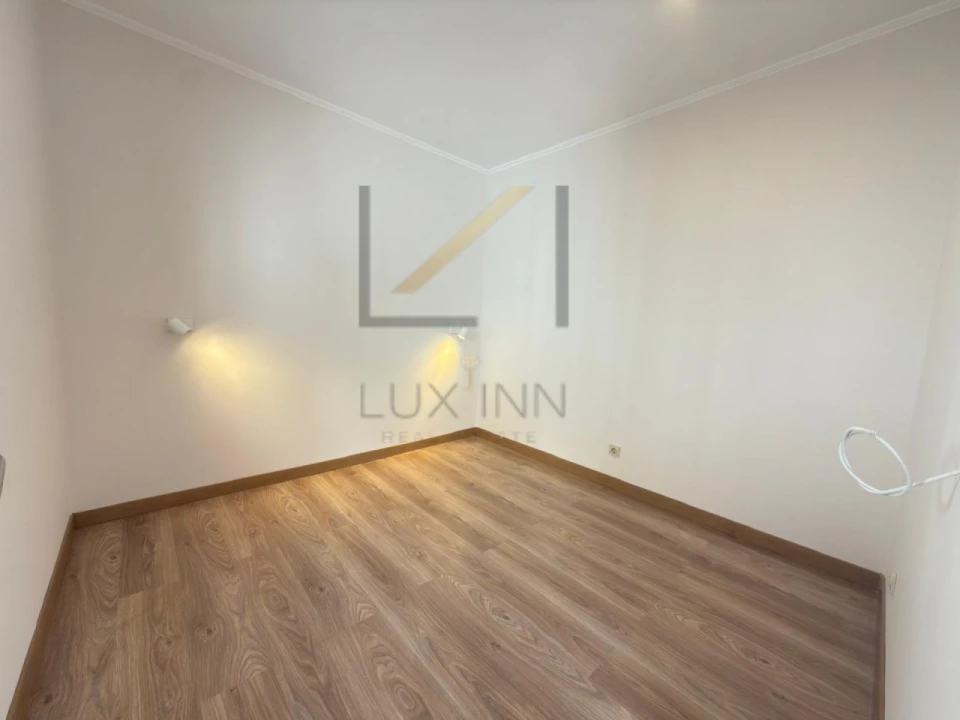 Apartamento T1 para Venda em Sacavém e Prior Velho Foto 6