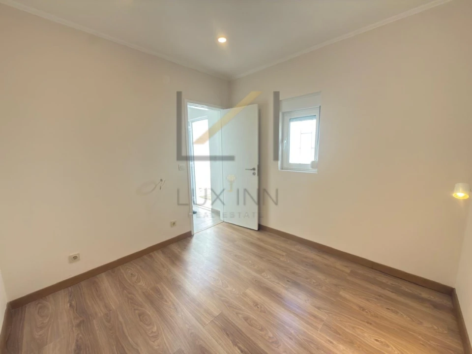 Apartamento T1 para Venda em Sacavém e Prior Velho Foto 7