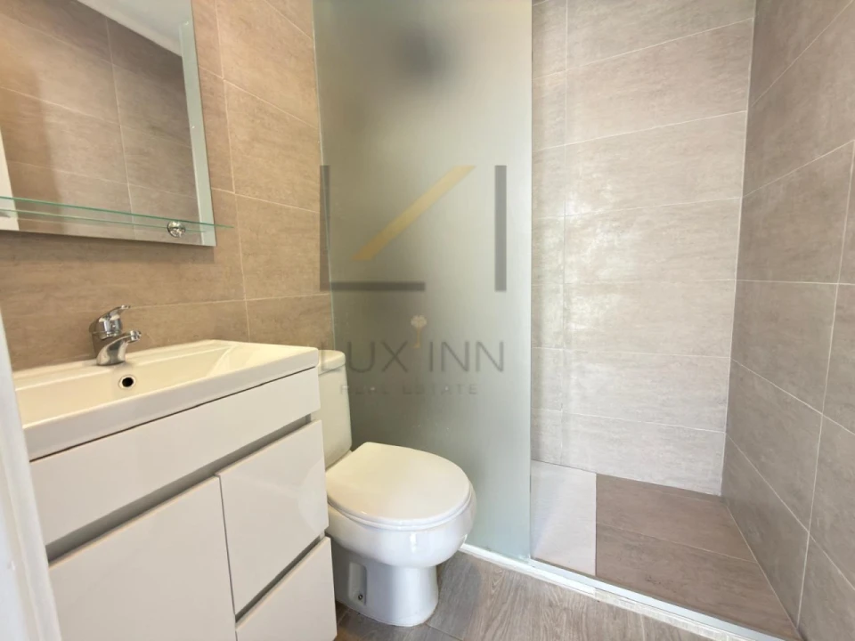 Apartamento T1 para Venda em Sacavém e Prior Velho Foto 9