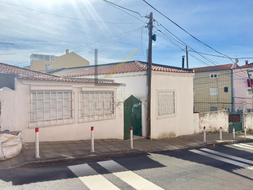 Apartamento T1 para Venda em Sacavém e Prior Velho Foto 12