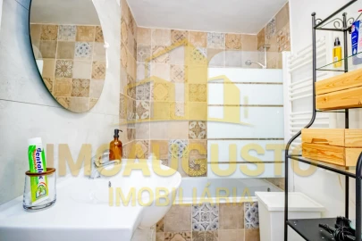 Moradia T2 para Venda em Mata de Lobos