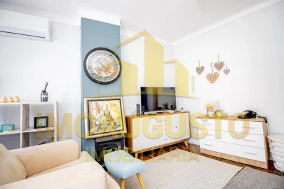 Moradia T2 para Venda em Mata de Lobos