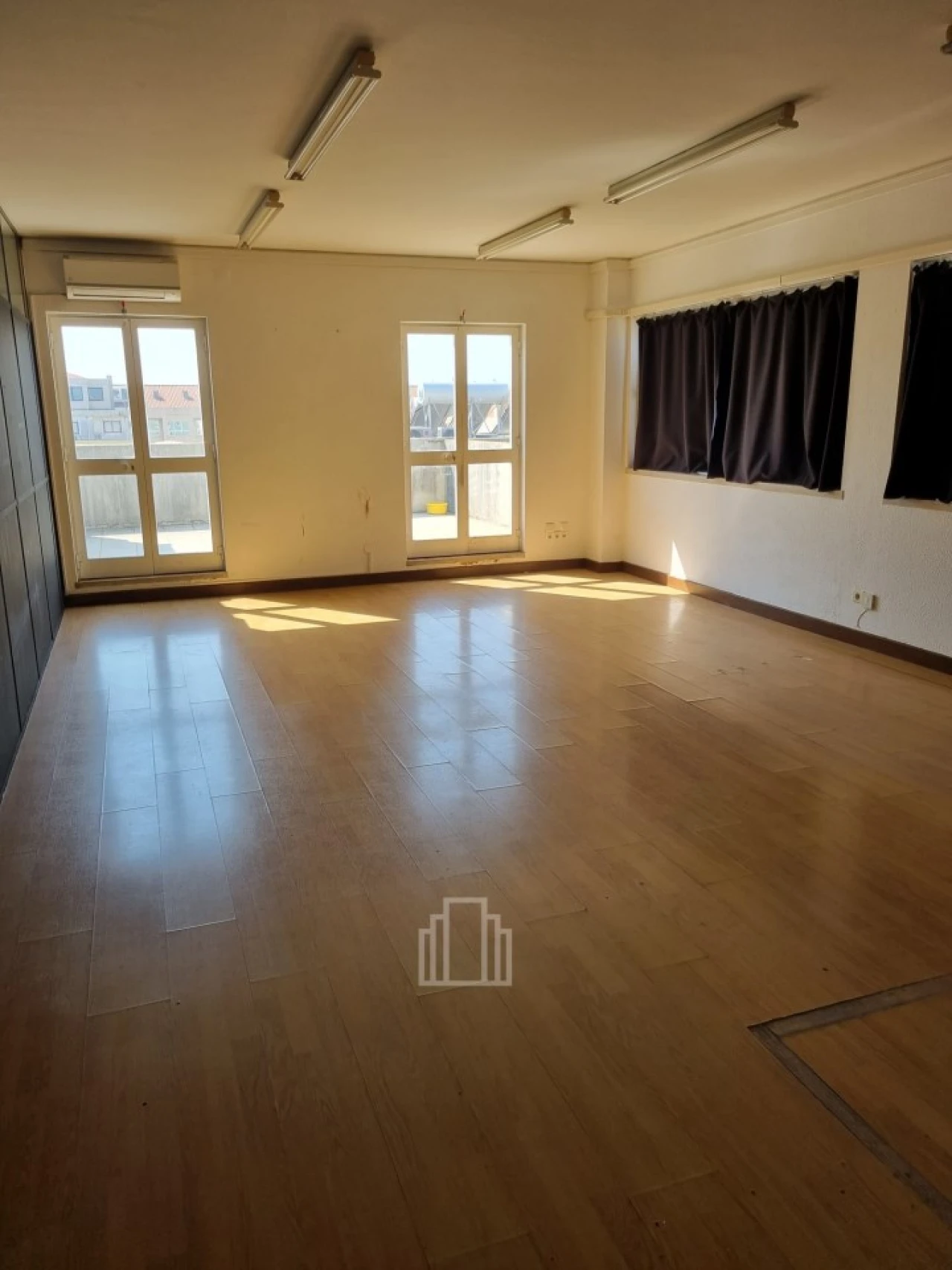 Escritório para Arrendamento em Espinho Foto 2