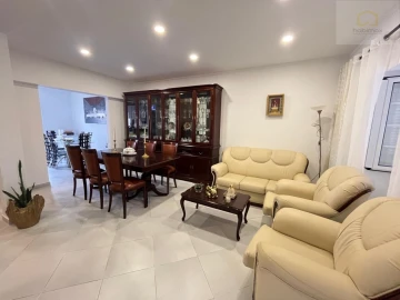 Moradia T3 para Venda em Ponta Delgada (São José)