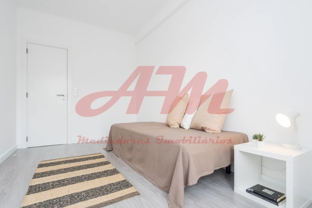 Apartamento T3 para Venda em Benfica Foto 4