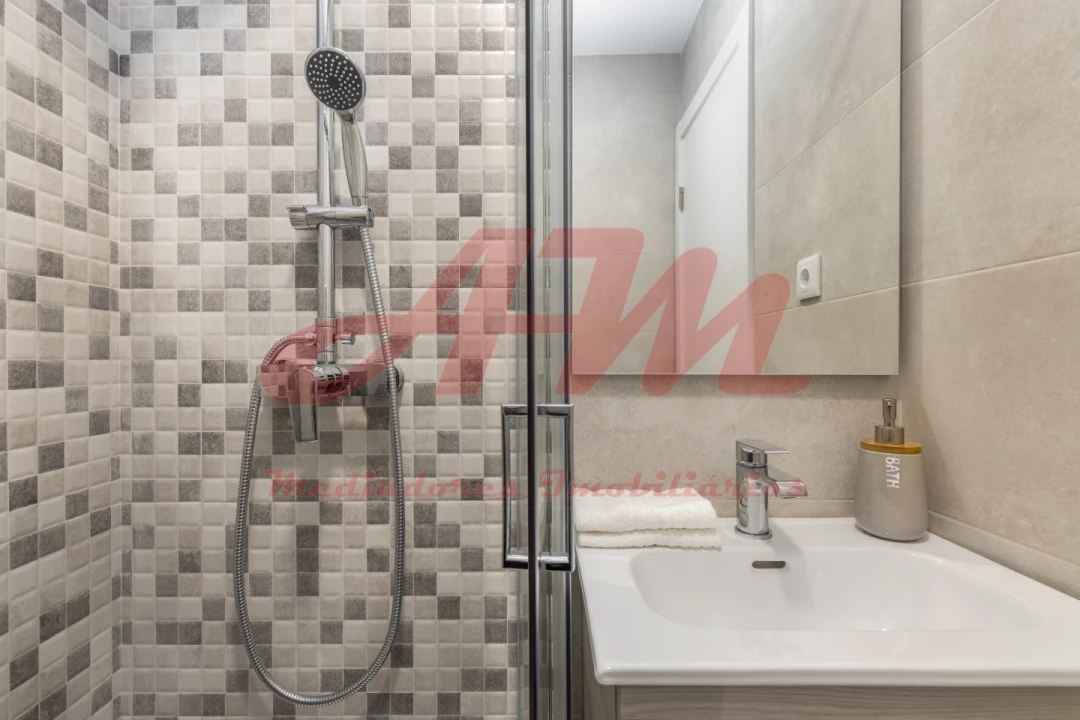 Apartamento T3 para Venda em Benfica Foto 5