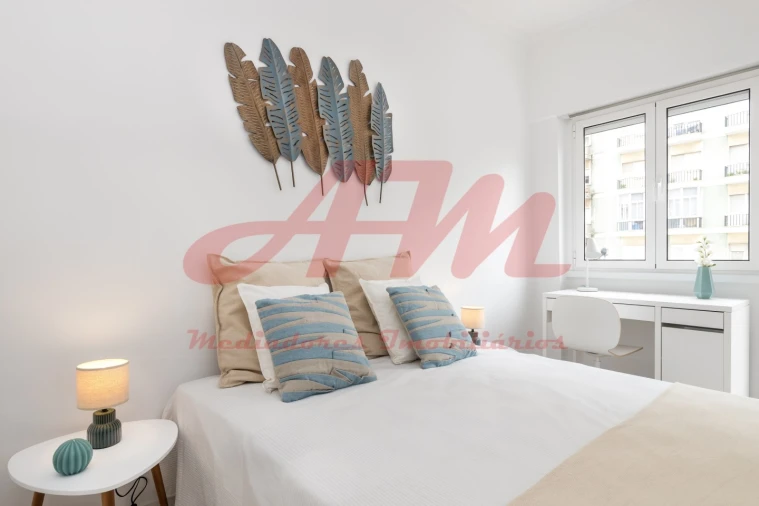 Apartamento T3 para Venda em Benfica Foto 3