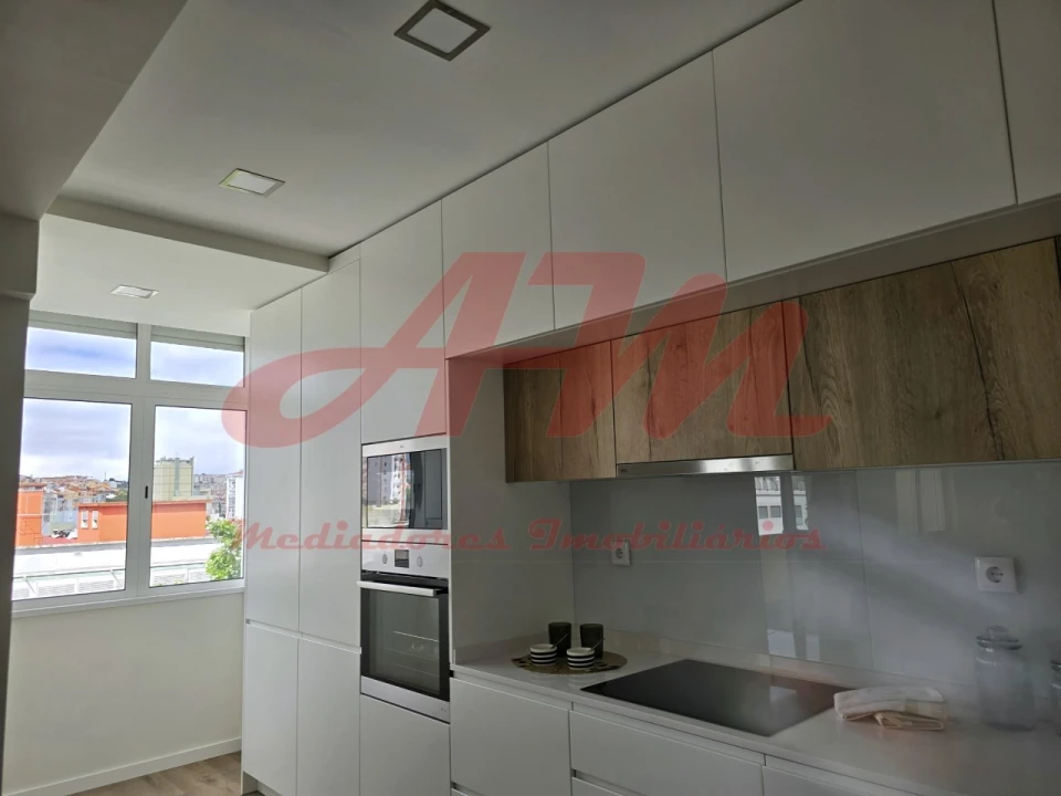 Apartamento T3 para Venda em Benfica Foto 2