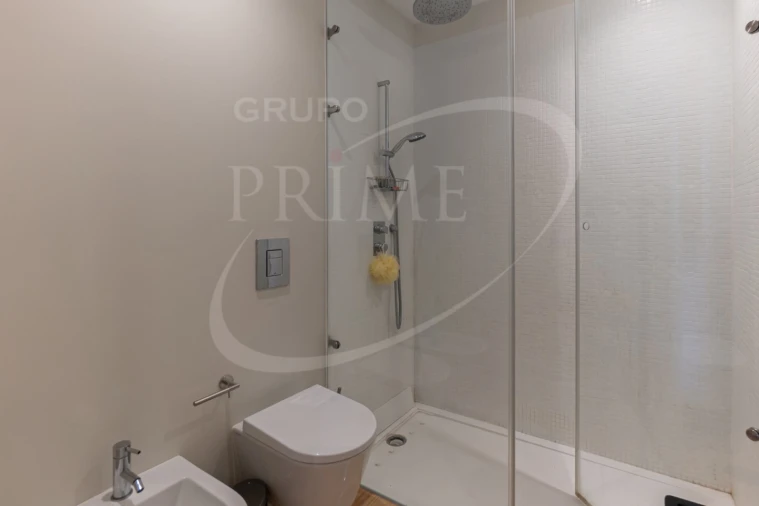 Apartamento T2 para Arrendamento em Cedofeita, Santo Ildefonso, Sé, Miragaia, São Nicolau e Vitória Foto 16