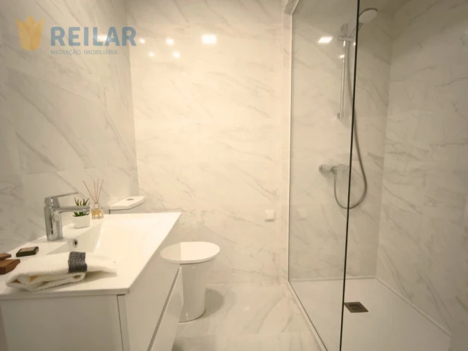 Apartamento T3 para Venda em Benfica Foto 4