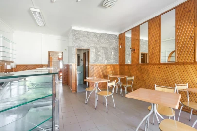 Loja para Venda em Charneca de Caparica e Sobreda