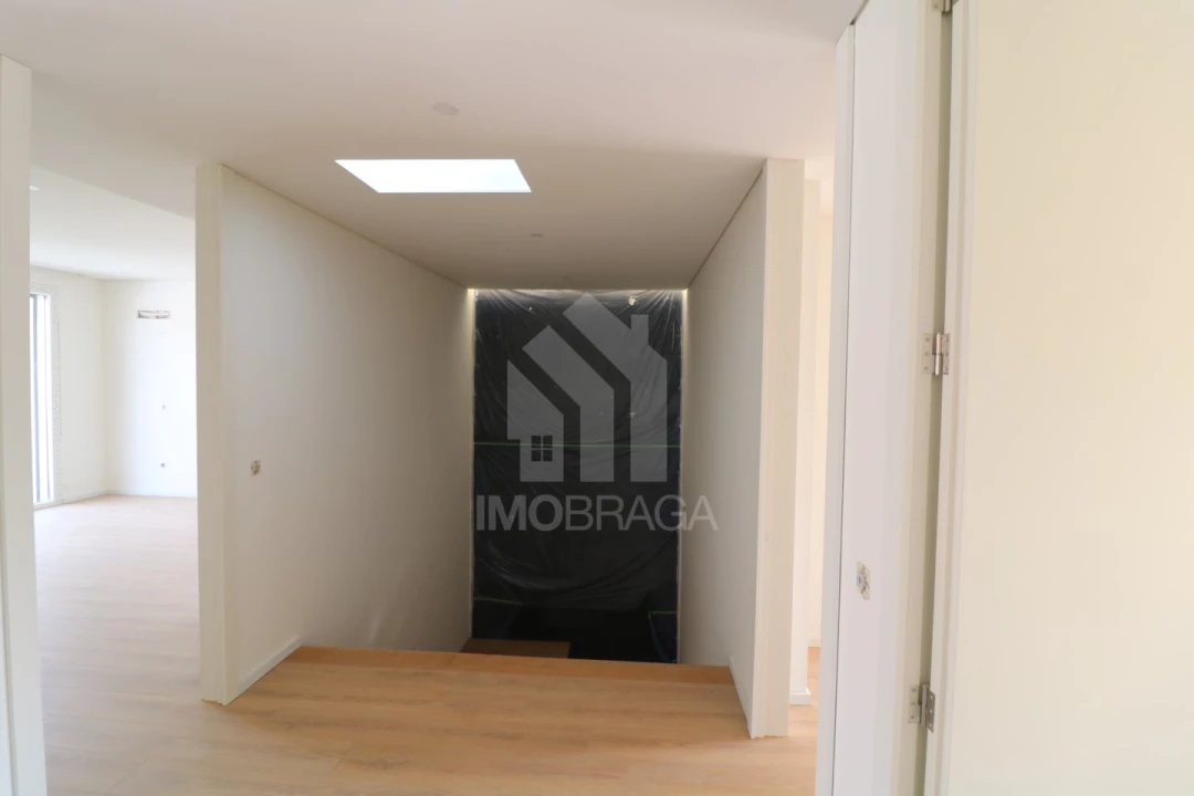 Moradia T4 para Venda em Palmeira Foto 27