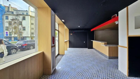 Loja para Venda em Cedofeita, Santo Ildefonso, Sé, Miragaia, São Nicolau e Vitória