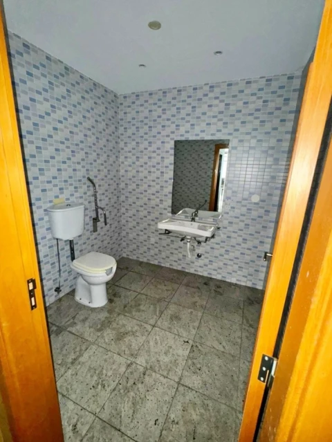 Loja para Venda em Mafamude e Vilar do Paraíso