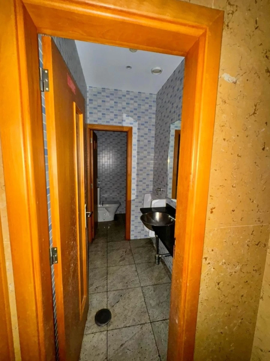 Loja para Venda em Mafamude e Vilar do Paraíso Foto 9