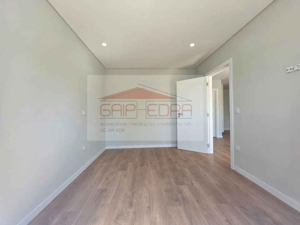 Moradia T2 para Venda em Mafamude e Vilar do Paraíso Foto 17