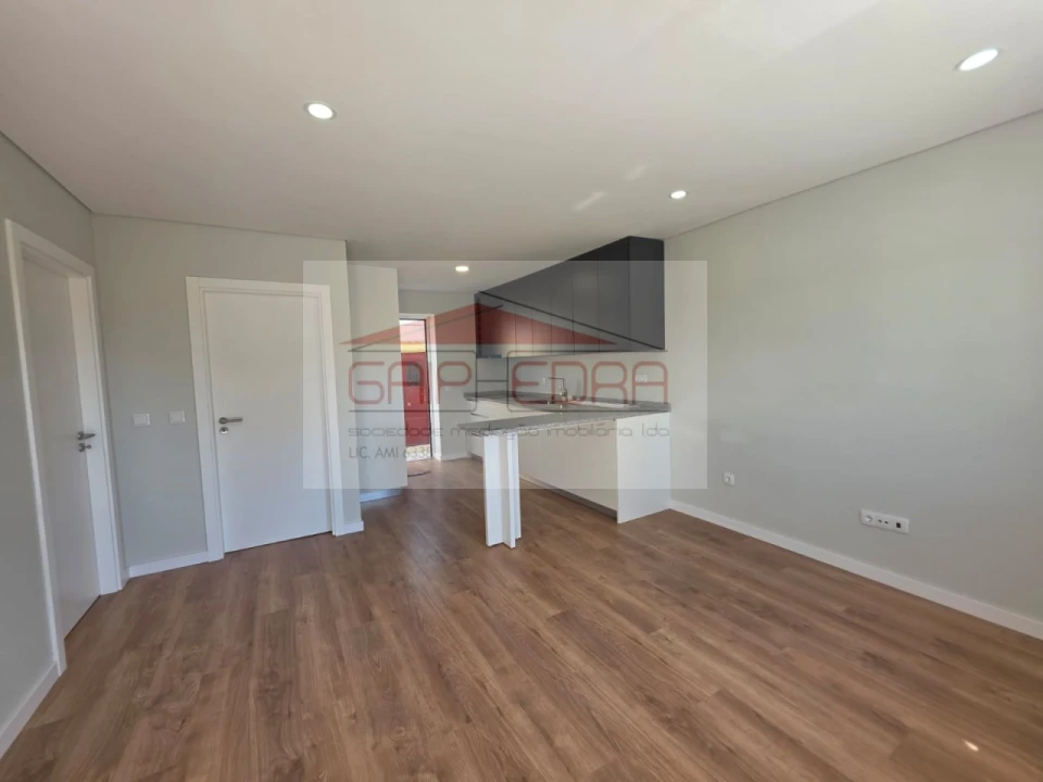 Moradia T2 para Venda em Mafamude e Vilar do Paraíso Foto 5