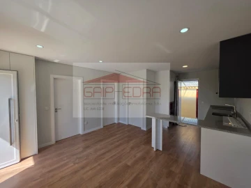 Moradia T2 para Venda em Mafamude e Vilar do Paraíso