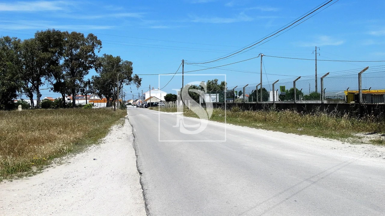Terreno para Venda em Sarilhos Grandes Foto 9