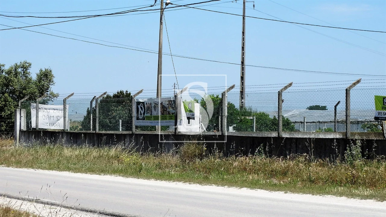 Terreno para Venda em Sarilhos Grandes Foto 7