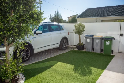 Moradia T4 para Venda em Fernao Ferro