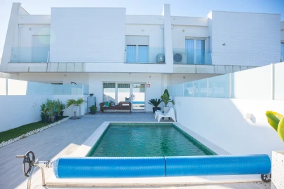 Moradia T4 para Venda em Fernao Ferro