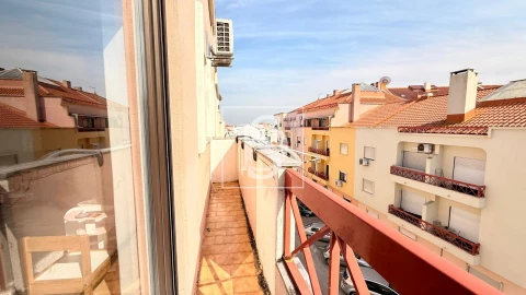 Apartamento T3 para Venda em Baixa da Banheira e Vale da Amoreira