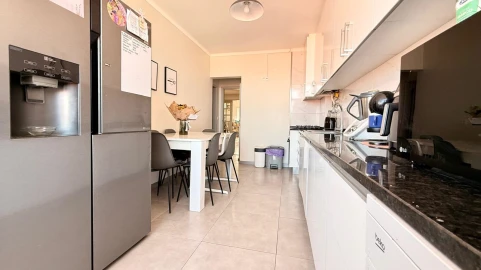 Apartamento T3 para Venda em Baixa da Banheira e Vale da Amoreira