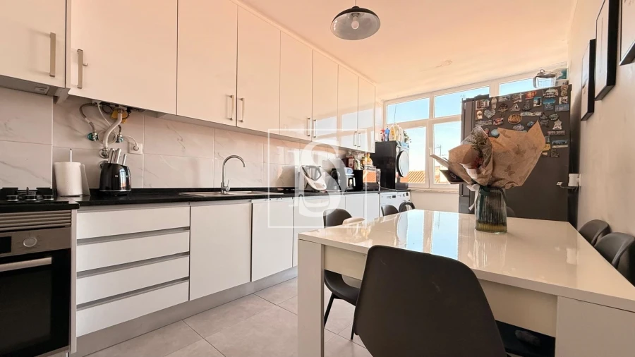 Apartamento T3 para Venda em Baixa da Banheira e Vale da Amoreira