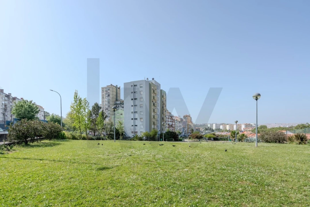 Apartamento T2 para Venda em Águas Livres Foto 32