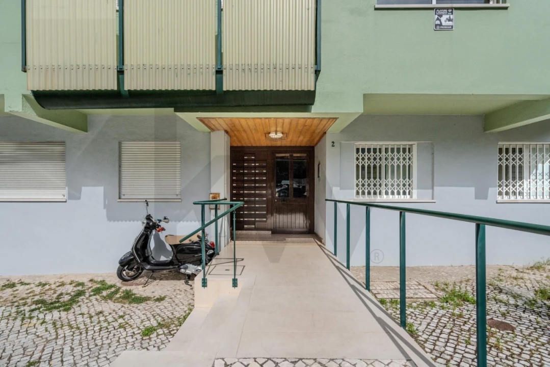 Apartamento T2 para Venda em Águas Livres Foto 29