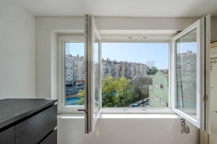 Apartamento T2 para Venda em Águas Livres Foto 18