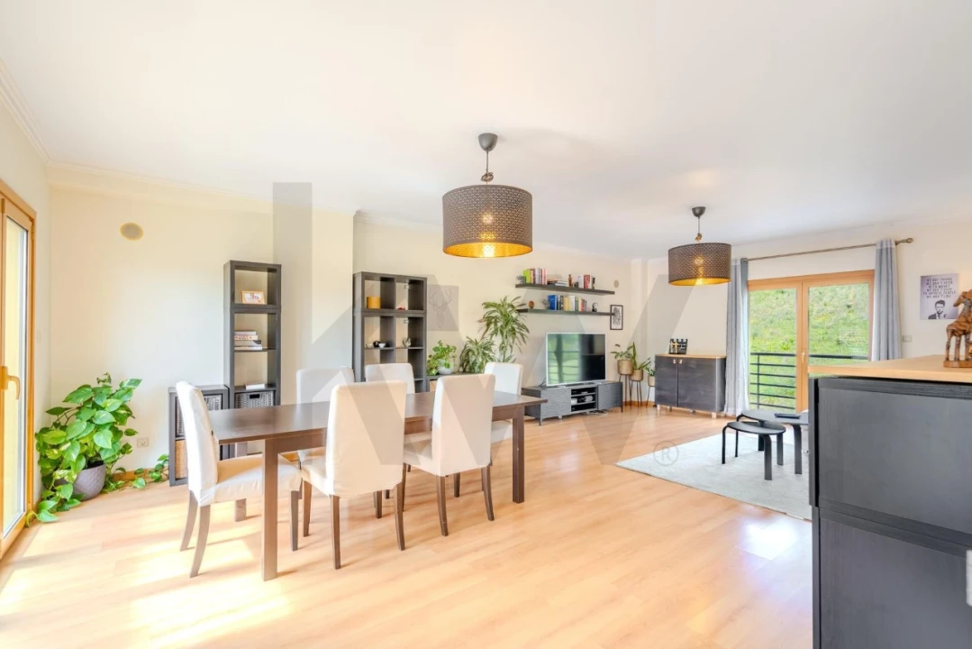 Apartamento T4 para Venda em Ramada e Caneças Foto 1