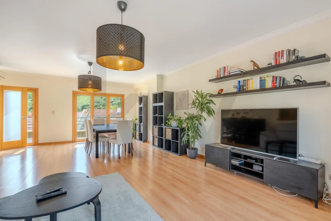 Apartamento T4 para Venda em Ramada e Caneças Foto 5