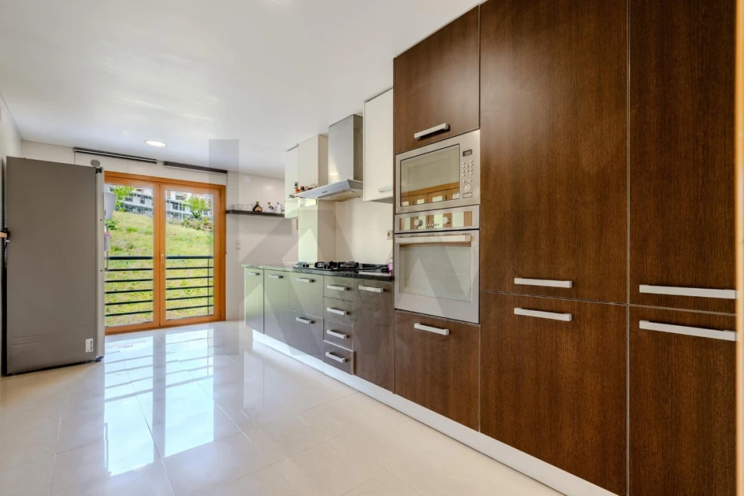 Apartamento T4 para Venda em Ramada e Caneças Foto 12