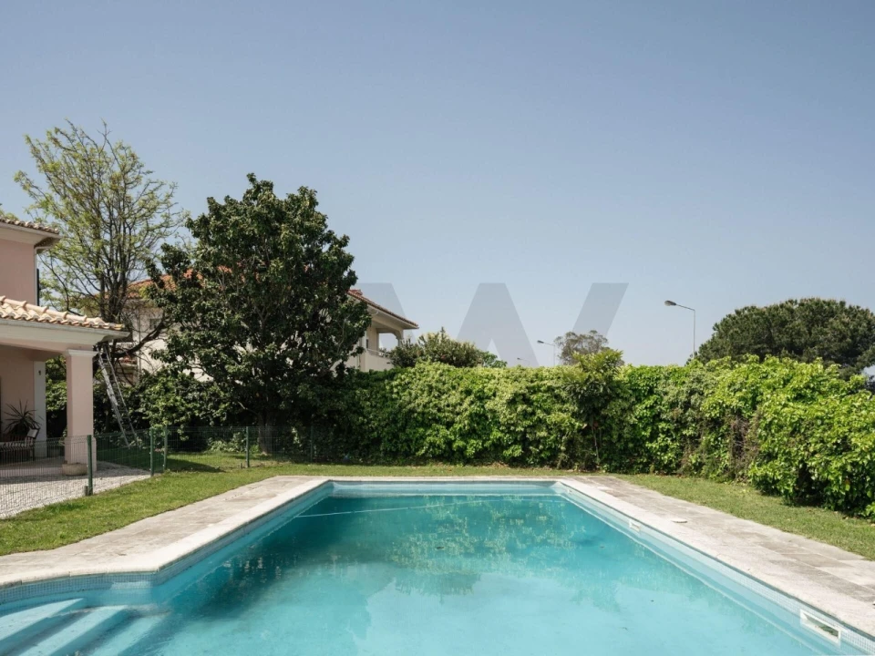 Moradia T5 para Venda em Laranjeiro e Feijó Foto 7