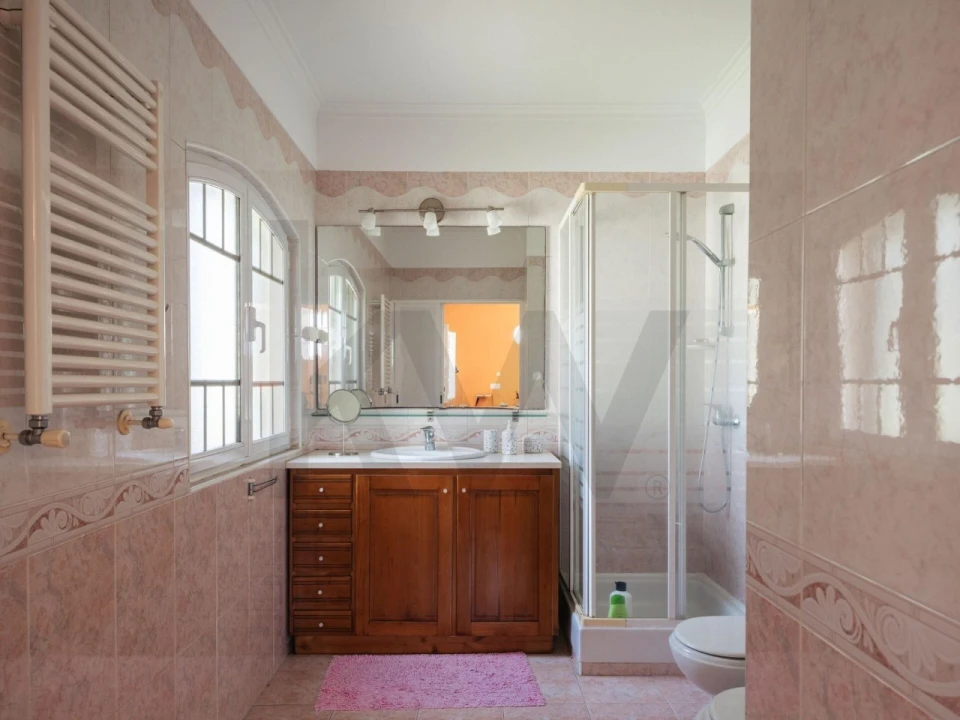 Moradia T5 para Venda em Laranjeiro e Feijó Foto 26