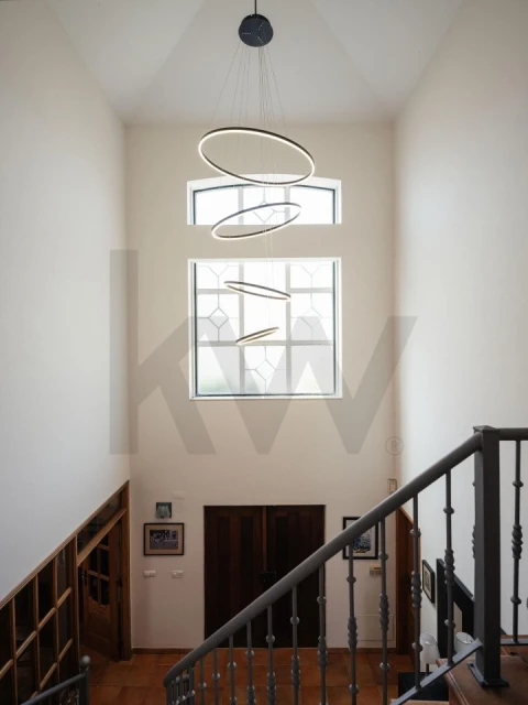 Moradia T5 para Venda em Laranjeiro e Feijó