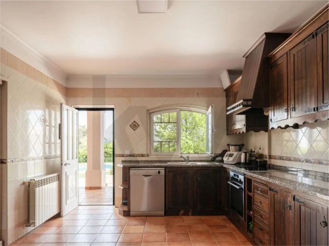 Moradia T5 para Venda em Laranjeiro e Feijó Foto 10