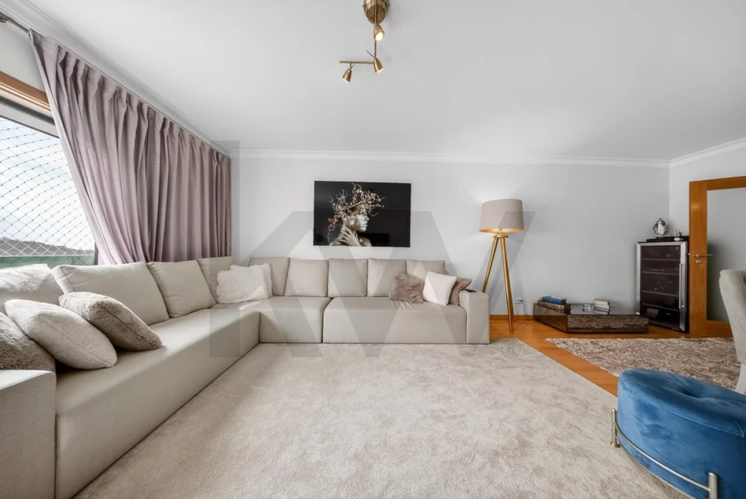 Apartamento T3 para Venda em Carnaxide e Queijas Foto 14