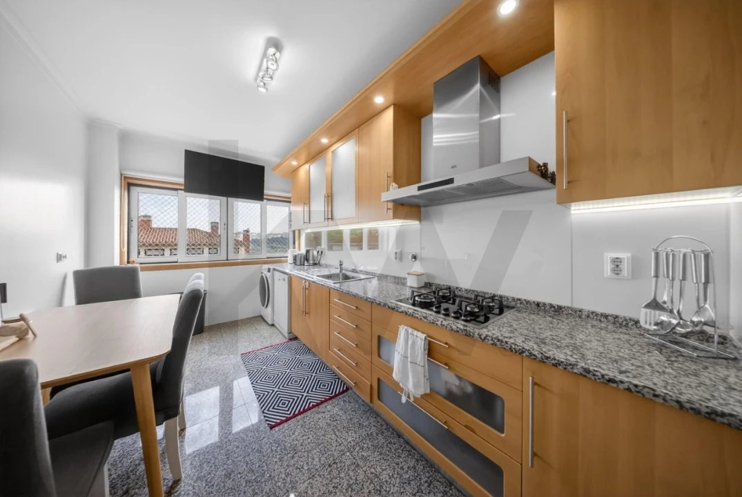 Apartamento T3 para Venda em Carnaxide e Queijas Foto 42