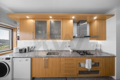 Apartamento T3 para Venda em Carnaxide e Queijas