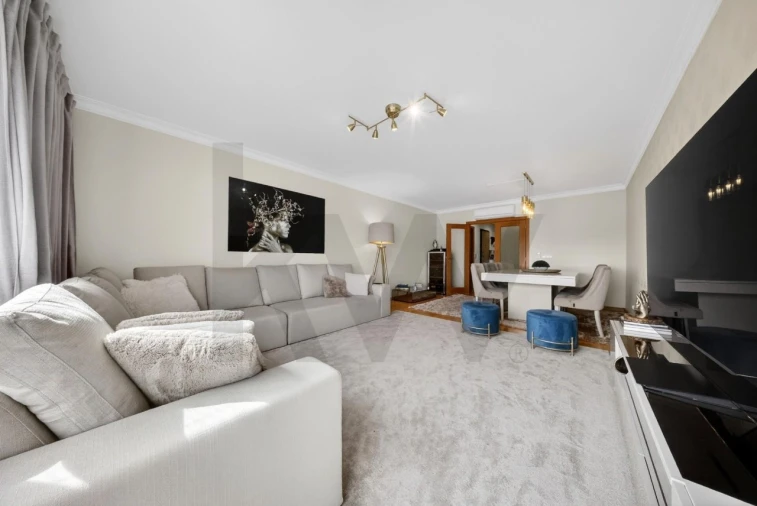 Apartamento T3 para Venda em Carnaxide e Queijas Foto 13