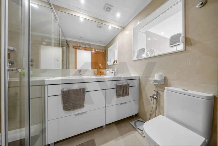 Apartamento T3 para Venda em Carnaxide e Queijas Foto 32