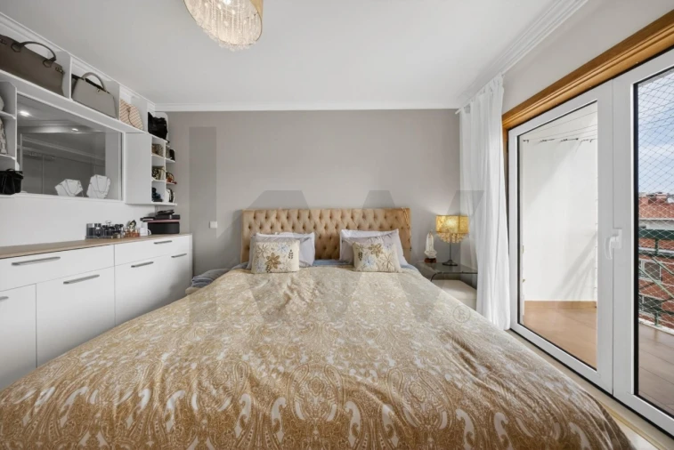 Apartamento T3 para Venda em Carnaxide e Queijas Foto 35